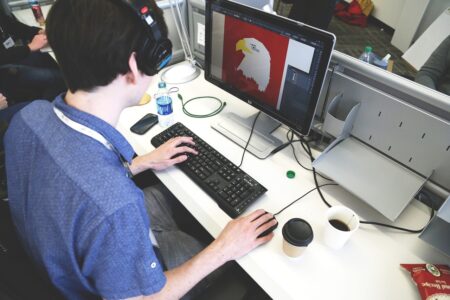 What You Need to Know to Create Simple Graphic Designs